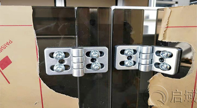 合頁(yè)連接亞克力板